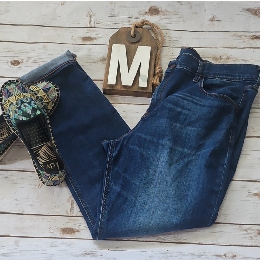 Old Navy Medium Wash Boyfriend Straight Jeans Size 16 Tall